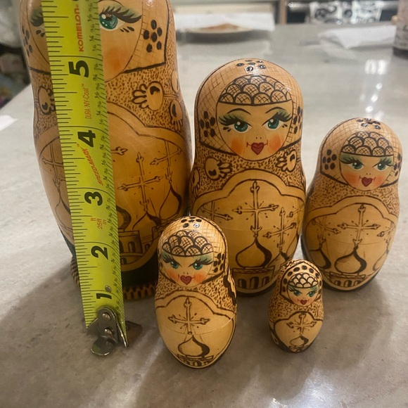 Vintage and Signed 1992 Russian nesting dolls - Picture 12 of 12